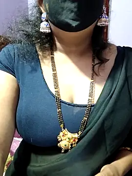 luci-queen online show from October 5, 3:10 pm