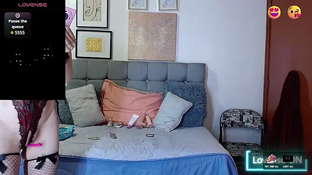  naomi s online show from January 19, 1:37 pm