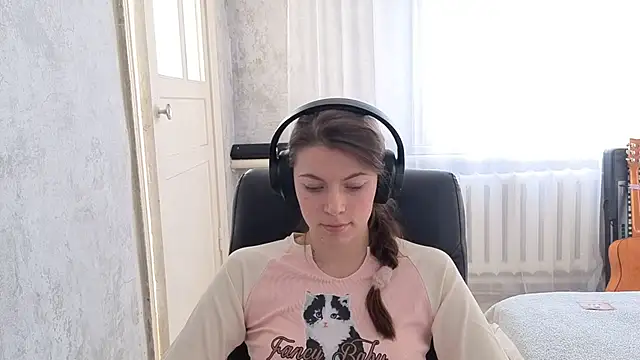 CutieAnny online show from November 4, 4:44 am