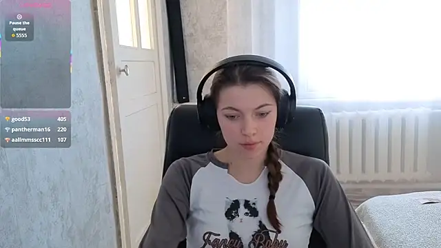 CutieAnny online show from December 17, 4:51 am