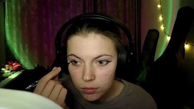 CutieAnny online show from March 29, 8:09 pm