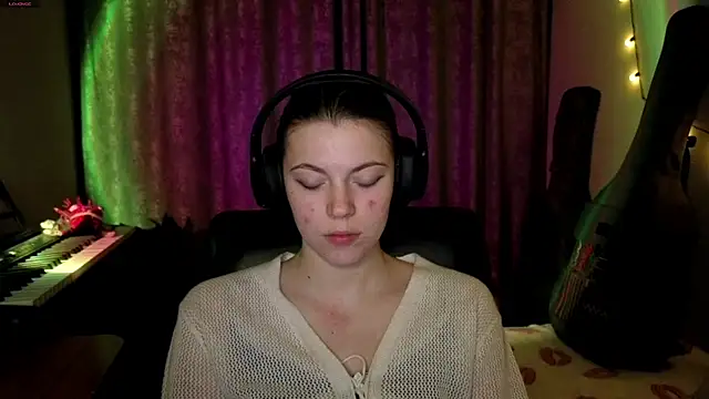 CutieAnny online show from April 13, 9:31 pm