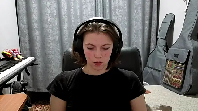 Snapshot of CutieAnny chatting on May 8, 9:09 pm CutieAnny online show from May 8, 9:09 pm