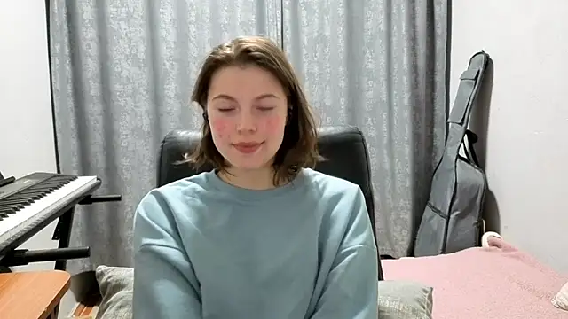 Snapshot of CutieAnny chatting on May 29, 9:35 pm CutieAnny online show from May 29, 9:35 pm