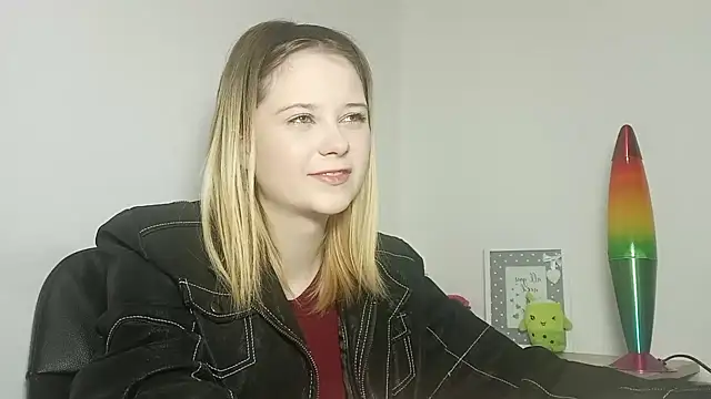 Snapshot of LydiaYoung chatting on October 13, 6:08 pm LydiaYoung online show from October 13, 6:08 pm