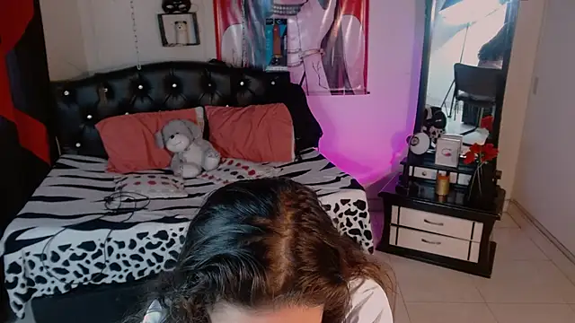 Skylovershot online show from October 23, 7:45 pm