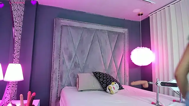 Snapshot of Manelyk_evanss_ chatting on February 14, 2:58 pm Manelyk evanss online show from February 14, 2:58 pm