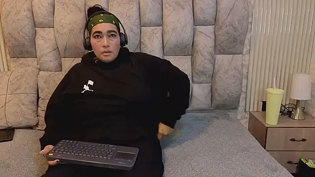 Snapshot of yunkeyc chatting on April 25, 9:45 pm yunkeyc online show from April 25, 9:45 pm