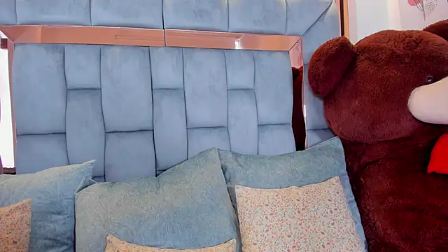 chloeriveraa online show from November 18, 5:17 pm