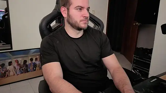 Snapshot of Paul00474 chatting on September 18, 3:25 pm Paul00474 online show from September 18, 3:25 pm