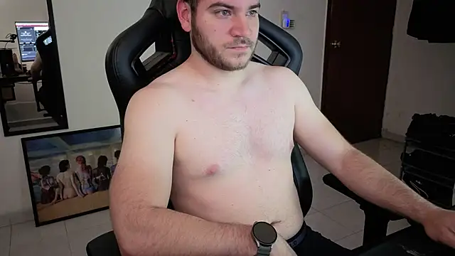 Snapshot of Paul00474 chatting on September 22, 1:13 pm Paul00474 online show from September 22, 1:13 pm