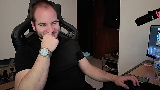 Snapshot of Paul00474 chatting on November 8, 1:28 am Paul00474 online show from November 8, 1:28 am