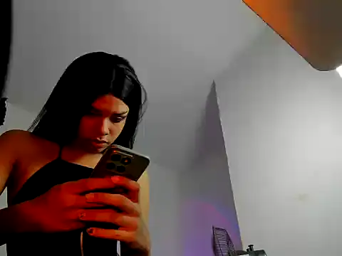 Snapshot of calliedemon_ chatting on May 3, 6:58 pm calliedemon online show from May 3, 6:58 pm