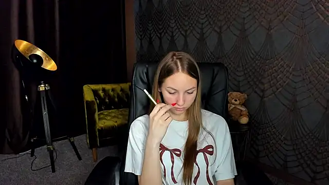 Snapshot of MilaAddams chatting on July 7, 7:23 am MilaAddams online show from July 7, 7:23 am