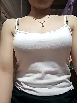 LucyyLy online show from April 16, 12:39 pm