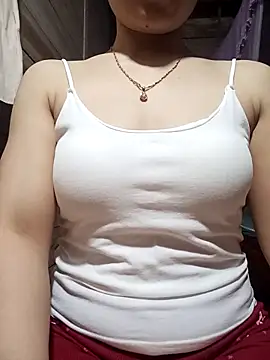 Snapshot of LucyyLy chatting on May 5, 11:51 am LucyyLy online show from May 5, 11:51 am