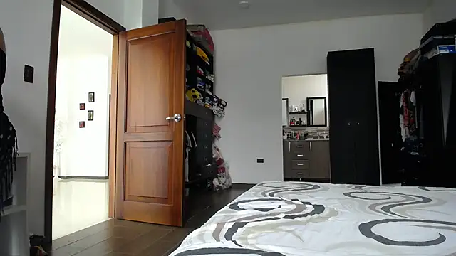 Manuela lara  online show from February 18, 3:52 pm