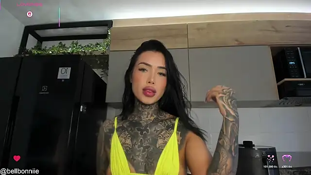 Snapshot of belllbonniie chatting on April 24, 7:16 pm belllbonniie online show from April 24, 7:16 pm