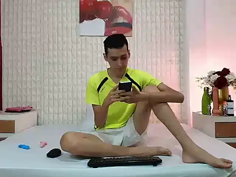 LuigiMarchetti online show from November 12, 7:46 pm