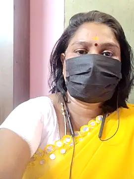 Snapshot of Tamil_Azhaghi25 chatting on May 26, 10:55 am Tamil Azhaghi25 online show from May 26, 10:55 am