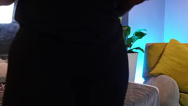 Tayler Kim online show from February 10, 6:23 pm