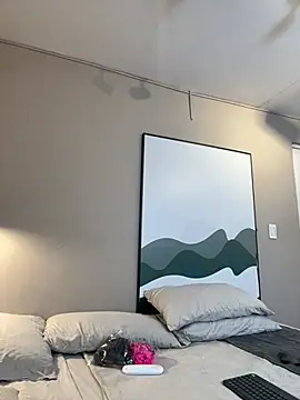 Tayler Kim online show from February 18, 6:48 pm