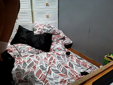 melahjane online show from November 15, 1:03 am