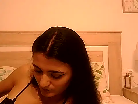 Snapshot of Ella0105 chatting on September 8, 5:01 pm Ella0105 online show from September 8, 5:01 pm