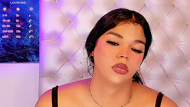 Snapshot of Valeria_Swett_ chatting on May 17, 9:11 pm Valeria Swett online show from May 17, 9:11 pm