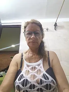 Snapshot of MaryLunne chatting on May 21, 11:34 pm MaryLunne online show from May 21, 11:34 pm