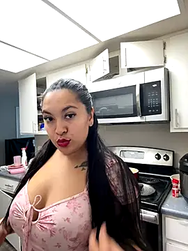 latina curvy22 online show from September 12, 9:59 pm