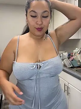 latina curvy22 online show from September 18, 7:16 pm