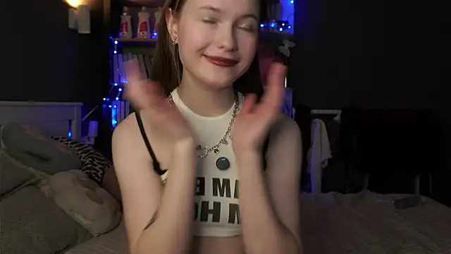 LynHillaire online show from February 12, 11:16 am