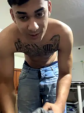 Snapshot of condenovin chatting on September 24, 4:54 pm condenovin online show from September 24, 4:54 pm