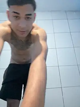 Snapshot of condenovin chatting on October 5, 10:57 am condenovin online show from October 5, 10:57 am