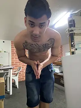 Snapshot of condenovin chatting on October 18, 1:34 pm condenovin online show from October 18, 1:34 pm