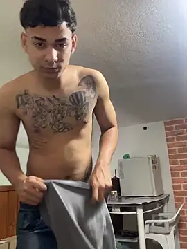 Snapshot of condenovin chatting on November 8, 12:38 pm condenovin online show from November 8, 12:38 pm