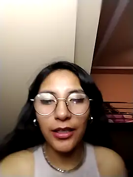 Snapshot of Regina_Shine chatting on December 14, 8:30 am Regina Shine online show from December 14, 8:30 am
