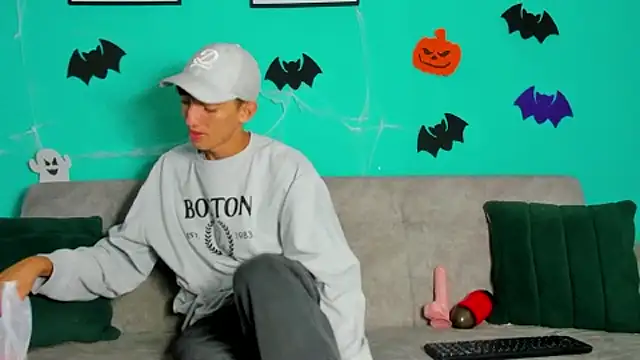 Maikol Ortiz online show from October 31, 12:28 pm