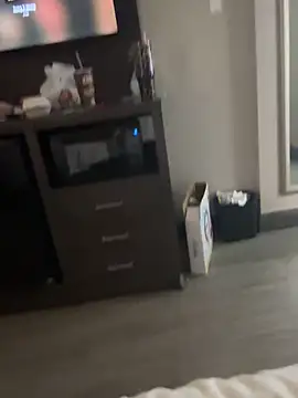 Snapshot of bbwbubbles77 chatting on December 16, 7:19 pm bbwbubbles77 online show from December 16, 7:19 pm