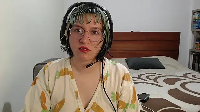 Snapshot of Froggyinthebox chatting on March 23, 3:54 am Froggyinthebox online show from March 23, 3:54 am