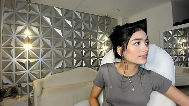 zoerouse  online show from January 16, 8:13 pm