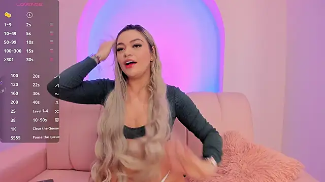 milaowens online show from March 30, 7:42 am