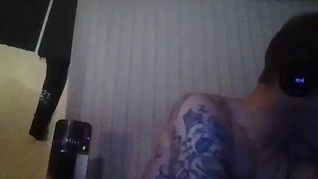 Snapshot of WWGD69 chatting on May 25, 6:52 am WWGD69 online show from May 25, 6:52 am