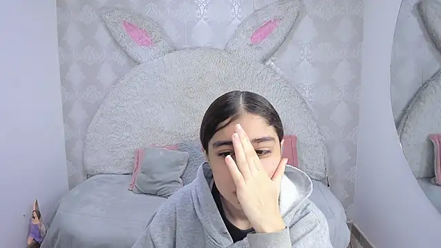 Gaby louse online show from April 4, 7:11 pm