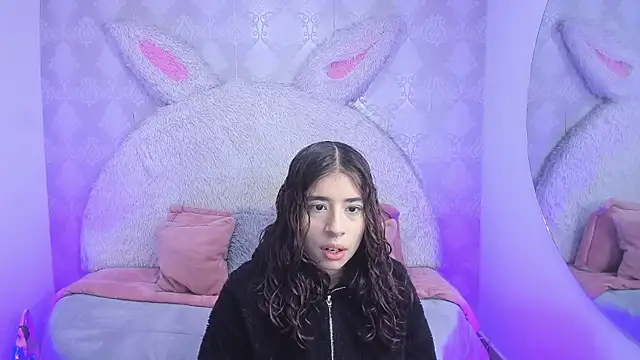 Snapshot of Gaby_louse chatting on April 23, 7:27 pm Gaby louse online show from April 23, 7:27 pm