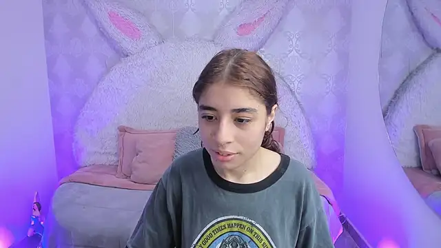 Snapshot of Gaby_louse chatting on May 15, 7:21 pm Gaby louse online show from May 15, 7:21 pm