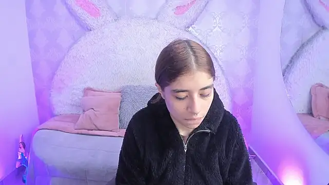 Snapshot of Gaby_louse chatting on May 27, 7:33 pm Gaby louse online show from May 27, 7:33 pm