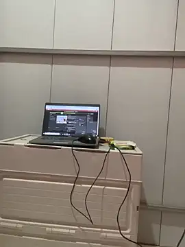Snapshot of Thu_yaha chatting on May 28, 5:16 am Thu yaha online show from May 28, 5:16 am