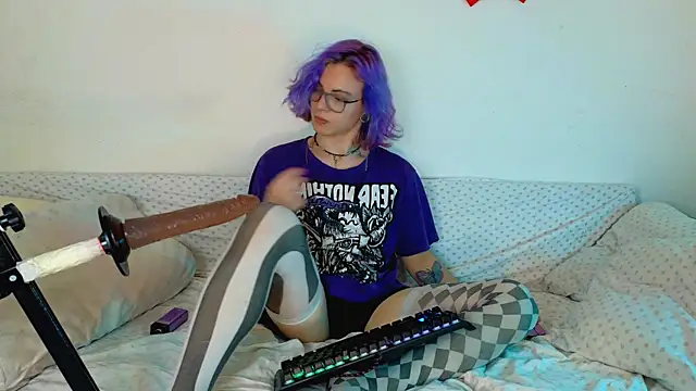 Snapshot of SparkyFerret chatting on July 7, 9:19 pm SparkyFerret online show from July 7, 9:19 pm